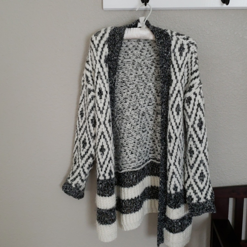 Beautiful Aztec oversized cardigan